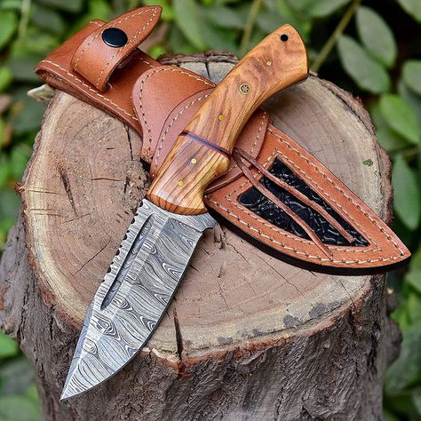 Custom Handmade Damascus Steel Hunting 10in Bowie Knife & Leather Sheath Gift For Boyfriend camping knife, Handmade Gifts For Men USA #bowieknife #knife #hunting #bowie #knifeporn #handmade #knives #sword #axe #huntingknife #damascus #damascussteel #knifecollection #handmadeknives #foldingknife #chefknife #blade #kukri #chef #knifemaking #sale #tracker #swords #bladesmith #blacksmithing #knifecommunity #damascusknife #knifelife #swordartonline #knifemaker Seax Knife, 1095 Steel, Skinning Knife, Bushcraft Knives, Damascus Knife, Knife Collection, Cool Knives, Camp Knife, Bowie Knife