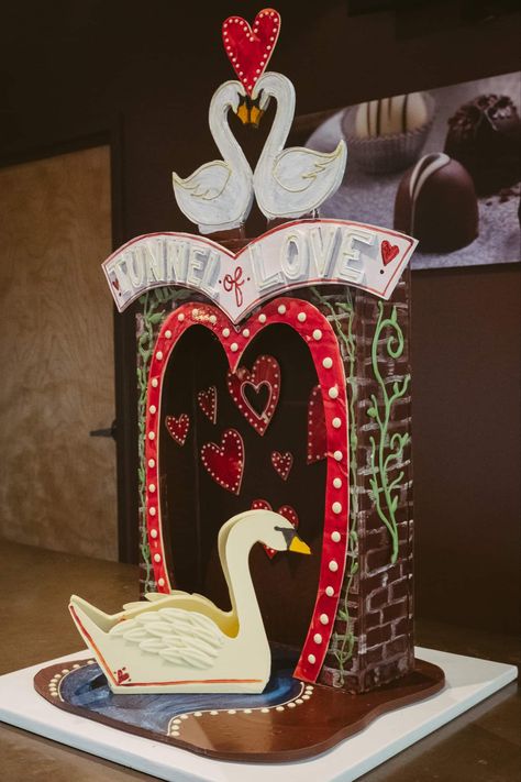 Tunnel Of Love, Vegas Baby, Easter Chicks, Wedding Mood, Valentine Decorations, Future Wedding, Vermont, Wedding Designs, Circus