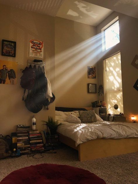 Teen Room Designs, Aesthetic Rooms, घर की सजावट, Decor Minimalist, Cozy Room, Room Inspiration Bedroom, Room Ideas Bedroom, Bedroom Aesthetic, Aesthetic Bedroom