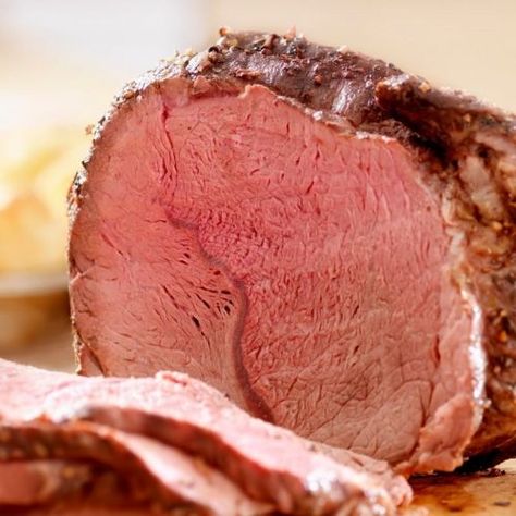 Cross Rib Roast Recipe - IzzyCooking Baron Of Beef, Cross Rib Roast, Perfect Roast Beef, Best Roast Beef, Roast Beef Dinner, Cooking Roast Beef, Sirloin Roast, Rib Roast Recipe, Standing Rib Roast