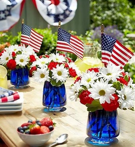 Tuesday July 3, 2012 - Festive 4th of July tables - "Use food coloring in the water to add a pop of color" Patriotic Centerpieces, Usa Party, Festive Centerpieces, Red Carnation, Fourth Of July Food, Fourth Of July Decor, July Wedding, Blue Food, 4th Of July Celebration