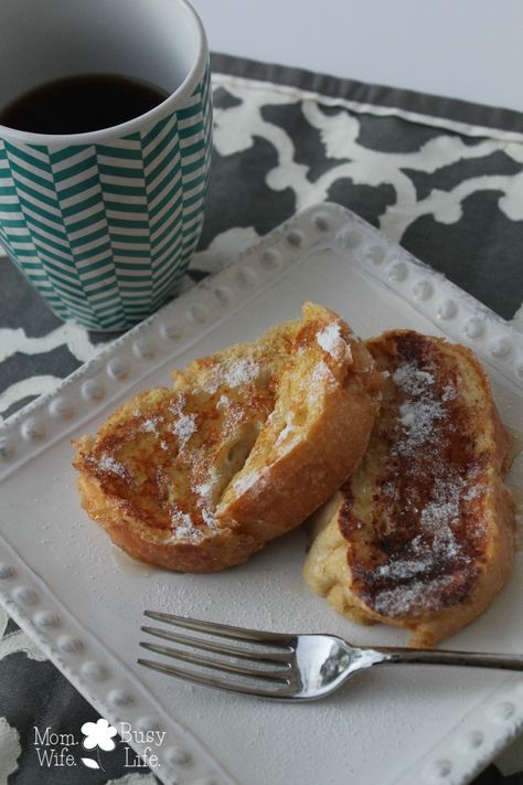 Delicious French Toast Recipe to enjoy for your next breakfast! Serve with your favorite maple syrup. Delicious French Toast Recipe, Country Cafe, Easy French Toast, Easy French Toast Recipe, Skip Breakfast, French Toast Easy, What's For Breakfast, Best Food Ever, French Toast Recipe