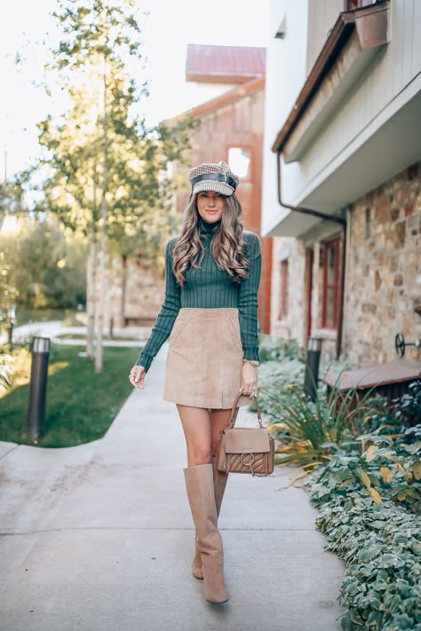 My Fall Uniform – Southern Curls & Pearls Attractive Outfits, Caitlin Covington, Southern Curls And Pearls, Preppy Spring, Rok Mini, Beige Outfit, Holiday Crochet, Women Outfits, Fall Fashion Trends