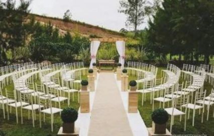 Ideas For Wedding Ceremony, Seating Wedding, Wedding Ceremony Seating, Garden Wedding Decorations, Ceremony Seating, Ideas For Wedding, Rustic Barn Wedding, Outside Wedding, Outdoor Wedding Ceremony