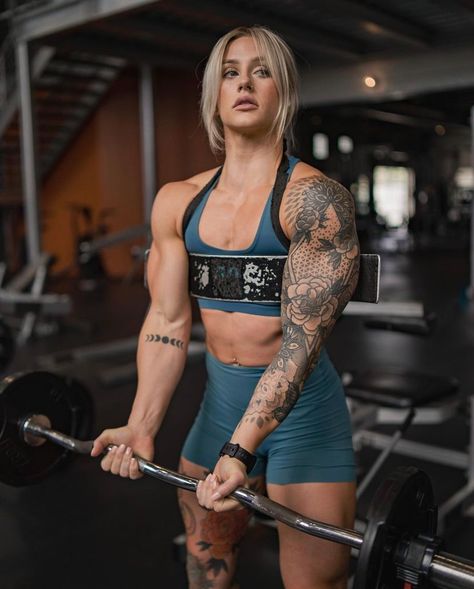 Josie Hamming Josie Hamming Crossfit, Women’s Body Building, Female Weightlifter, Josie Hamming, Bodybuilder Woman, Women With Muscles, Muscle Mommy, Buff Women, Body Motivation