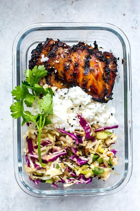 Korean Chicken Meal Prep Bowls - The Girl on Bloor Chicken Meal Prep Bowls, Korean Chicken, Healthy Lunch Meal Prep, Prep Bowls, Make Ahead Lunches, Chicken Meal Prep, Prepped Lunches, Meal Prep Bowls, Think Food