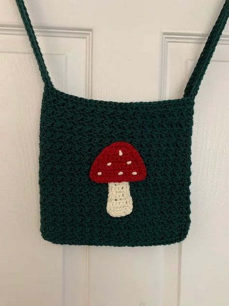 Chrismas Diy, Minecraft Bee, Crochet Purse Pattern, Mushroom Bag, Crochet Mushroom, Kawaii Crochet, Crochet Purse, Crochet Purse Patterns, Diy Crochet Projects