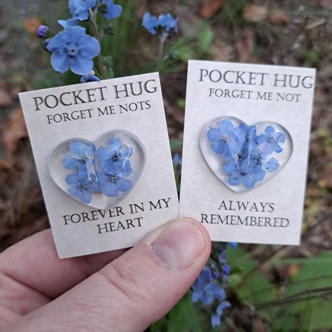 Forget Me Nots, Pocket Hug, Valentine's Gift, Resin Heart, Keepsake, Dried Flowers, Memorial Gift. Pressed Flowers, Made in Maine USA - Etsy Ways To Remember Loved Ones Who Passed, Resin Crafts Flowers, Memorial Resin Ideas, Memorial Gifts Diy, Diy Memorial Ideas For Loved Ones, Trinket Ideas, Dried Flowers In Resin, Midcoast Maine, Forget Me Not Seeds