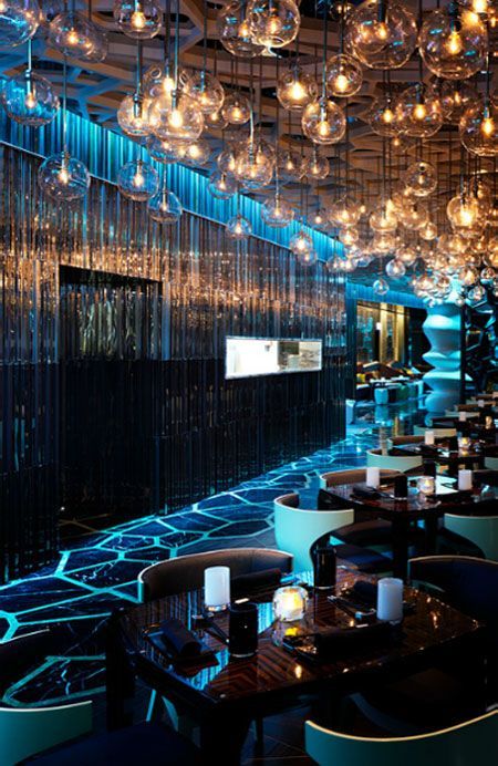 Modern Commercial Bar Design, Modern Luxury Restaurant Design, Ozone Bar Hong Kong, Futuristic Restaurant Interior Design, Blue Restaurant Interior, Luxury Night Club Interior Design, Lounge Restaurant Design, Luxury Night Club, Futuristic Restaurant