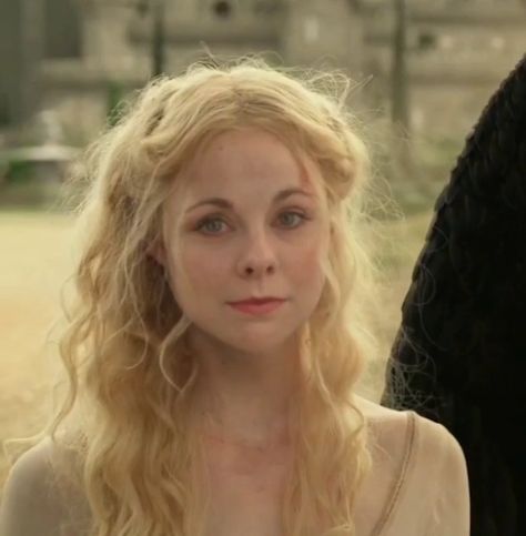 Princess Aurora, Elle Fanning Hair, Historical Hairstyles, Princess Face, Human Doll, Cosplay Armor, Face Aesthetic, Disney Live Action, European Women