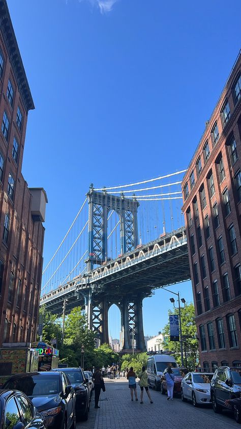 Dumbo | @teaageissel Public Rooftop, New York Dumbo, Nature Photography Quotes, Nyc Baby, Nyc Summer, Manhattan Bridge, Go To New York, Nyc Life, New York Aesthetic