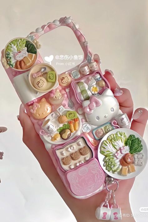 Decoden Aesthetic, Decoden Phone Case Pink, Decor Phone Case, Decoden Phone Case Ideas, Cute Electronics, Decora Phone Case, Iphone 6 Aesthetic, Decoden Phone Cases, Decoden Phone Case Aesthetic