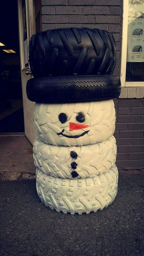 Would You DIY Used Tires? {hot or not} – Tip Junkie Tire Craft, Tire Art, Outside Christmas Decorations, Tyres Recycle, Christmas Yard Decorations, Used Tires, Christmas Decorations Diy Outdoor, Christmas Yard, Holiday Crafts Christmas