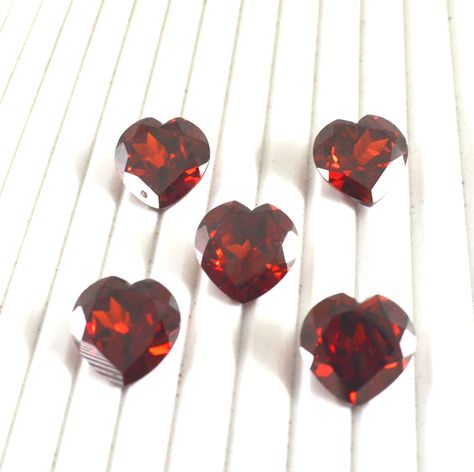 Crystal Structure, Red Garnet, Heart Shape, Labor, Garnet, Heart Shapes, Lab, Craft Supplies, Gemstones