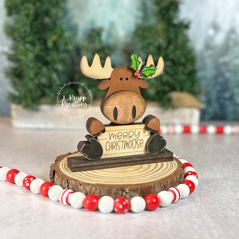 Natal, Wooden Moose, Wood Christmas Decorations, Moose Decor, Wood Moon, Wood Craft Patterns, Christmas Moose, Friend Ornament, Ornament Ideas