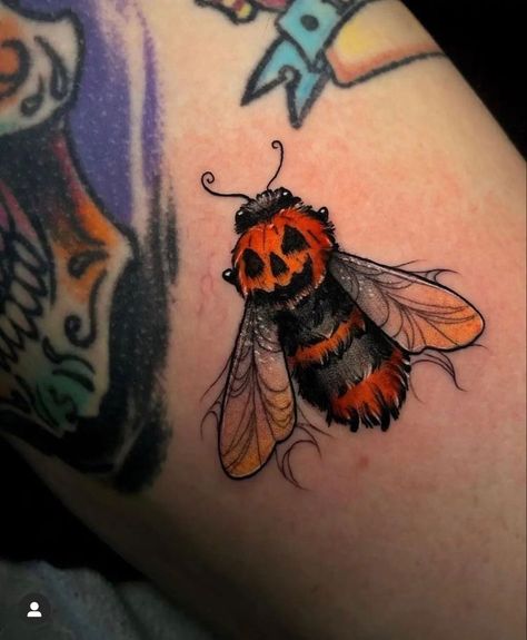 Dr Tattoo, Cute Halloween Tattoos, Pumpkin Tattoo, Bug Tattoo, Wicked Tattoos, Spooky Tattoos, Tatuaje A Color, Spooky Designs, Halloween Tattoos