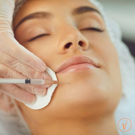 In the dynamic world of medical aesthetics, chin filler is emerging as a revolutionary trend. This non-surgical procedure involves the precise injection of specialized dermal fillers, typically containing hyaluronic acid, into specific points along the chin and jawline. The result? A harmonious facial profile that exudes balance and vitality. Think of chin filler as an artist's brushstroke, sculpting and enhancing your features without the need for invasive surgical procedures. Botox Clinic, Botox Training, Chin Filler, Lifting Facial, Lip Augmentation, Medical Aesthetics, Botox Injections, Dental Procedures, Facial Muscles