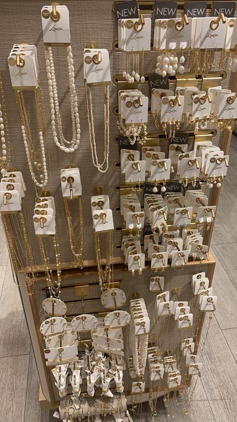 Jewellery Store Aesthetic, Jewellery Brand Aesthetic, Trending Jewelry 2024, Boutique Jewelry Display, Beauty Shop Decor, Jewelry Pics, Jewelry Store Displays, Jewelry Shop Display, Store Shelves Design