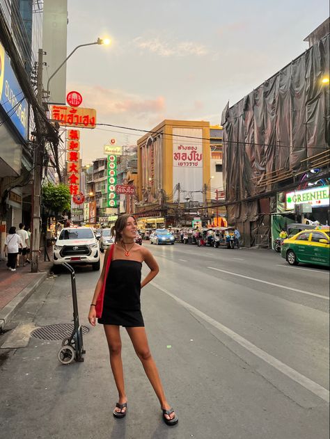 Summer In Asia Outfit, Bangkok Aesthetic Outfit, Summer Vietnam Outfit, Travel Asia Outfit, Asia Backpacking Outfit, Bangkok Thailand Aesthetic Outfit, Vietnam Aesthetic Outfit, Vietnam Holiday Outfits, Thailand Inspo Pics