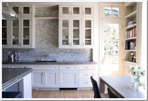 Is Quartz Sexier than Granite? | Maria Killam | True Colour Expert | Decorator Marble Mosaic Backsplash, Kitchen Window Decor, Backsplash For White Cabinets, Off White Cabinets, Kitchen Cabinet Trends, White Marble Kitchen, Off White Kitchens, White Kitchen Backsplash, Sink Ideas