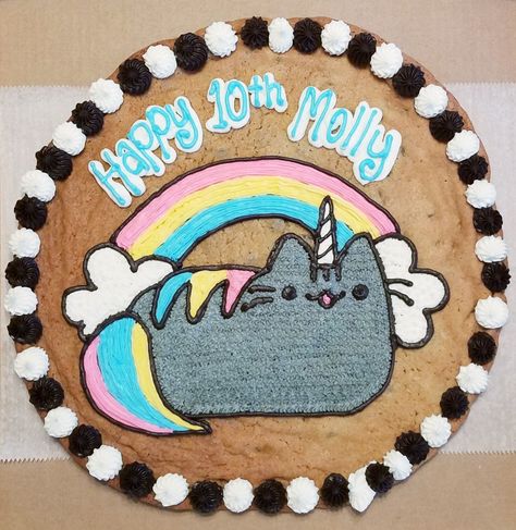 Pusheen Cat cookie cake Cat Cookie Cake, Pusheen Birthday, Message Cookies, Cookie Cake Designs, Chocolate Cake Cookies, Birthday Cookie, Cookie Cake Birthday, Cookie Cakes, Vintage Cakes