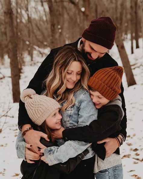 Family Photo Colors, Family Photo Ideas, Outdoor Family Photos, Outdoor Photos, Family Outdoor, Family Photo Sessions, Tips And Advice, Family Photoshoot, Photo Colour