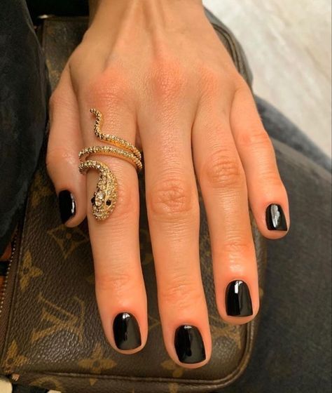 Black Nails Shellac, Black Shellac, Nail Ring, Dark Nails, Minimalist Nails, Heart Nails, Chic Nails, Fall Nails, Green Nails