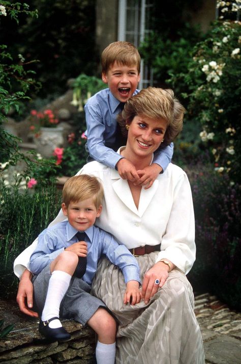 Prins William, Prince And Princess Of Wales, Prins Harry, Princess Diana Family, Princess Diana Photos, Princess Diana Pictures, Prinz Harry, Jenni Rivera, Princes Diana