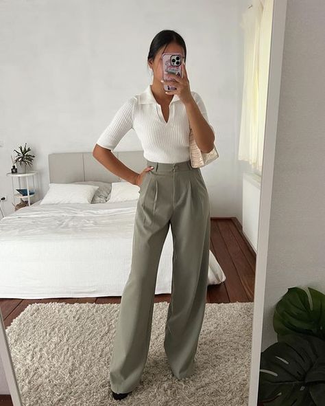 THANYA W. on Instagram: "10 fall outfits 🍂 Which one is your favorite? - Anzeige | Outfits are from @freshlions (20% off with THANYA20) #freshlions" Dress Designs For Women, Official Outfits, Business Fits, Corporate Girl, Internship Outfit, Professional Outfit, Casual Work Outfits Women, Business Professional Outfits, Work Fits