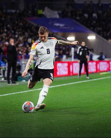 Posts liked by hiden seisakusho (@neworld89) / X Germany Football Team, Germany Football, Real Madrid Wallpapers, Madrid Wallpaper, Real Madrid Players, Blue Anime, Toni Kroos, Football Team, Real Madrid