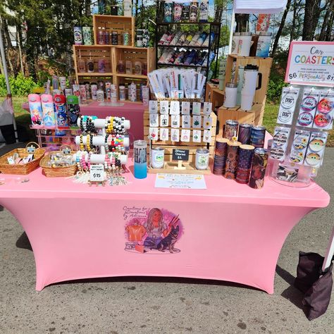 Nail Vendor Booth, Small Business Stand Display, Craft Fair Cup Display, Beauty Vendor Booth Ideas, Festival Vendor Set Up, Selling Stand Ideas, Koozie Display Craft Show, Vendor Table Display Ideas Craft Booths, Vendor Table Set Up