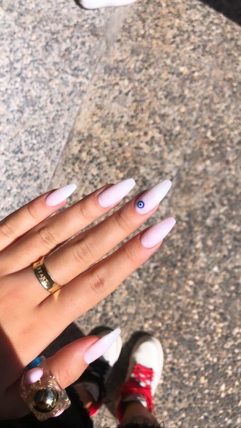 Ballerina nails, evil eye nail design, milky white nails, chunky rings Nails Evil Eye, Milky White Nails, Evil Eye Nails, Milky Nails, Art Guide, Classy Acrylic Nails, Cute Gel Nails, Soft Nails, Ballerina Nails