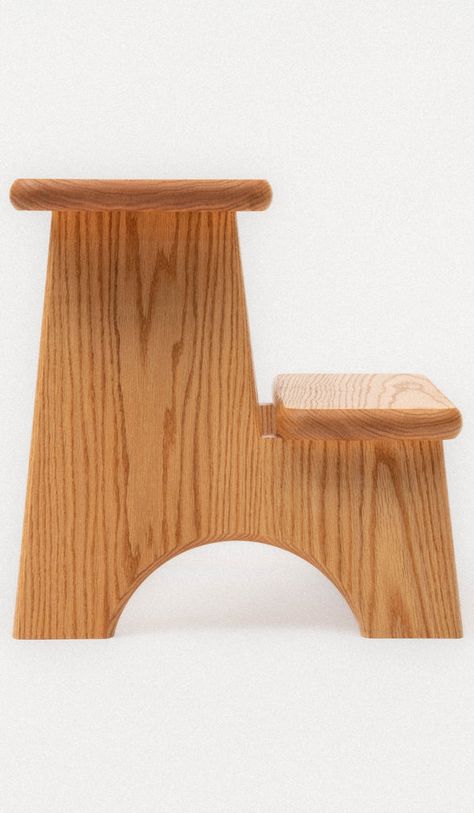 Wooden Stool Designs, Small Wooden Projects, Stool Woodworking Plans, Small Wooden Stool, Scandinavian Wood, Halloween Crafts To Sell, Wood Step Stool, Classy Halloween Decor, Woodworking Projects Unique