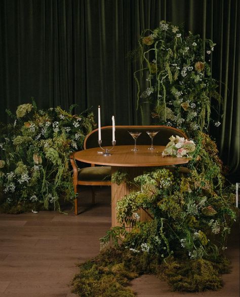 Green Sweetheart Table, Sweetheart Table, Wedding Inspo, Green