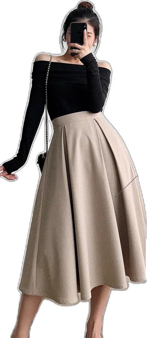 Long Skirt Fashion, Beige Skirt, Long Skirt Outfits, Trendy Dress Outfits, Korean Fashion Dress, High Fashion Outfits, Classy Work Outfits, Fashionista Clothes, Black Midi