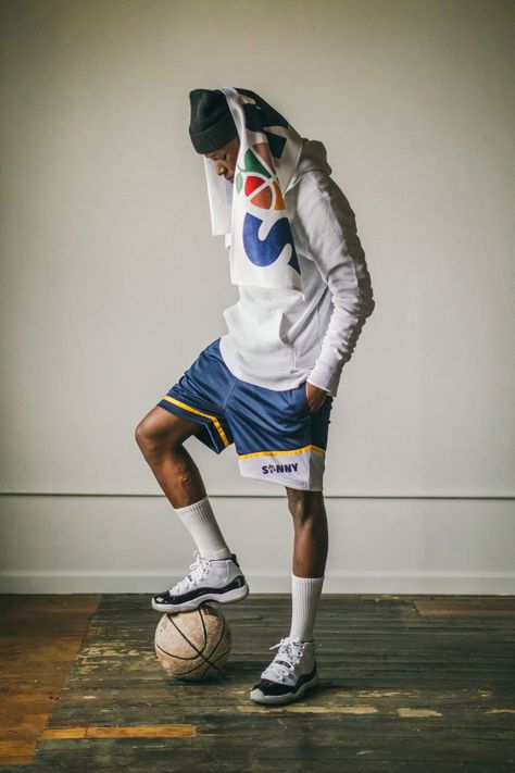 aime leon dore sonny new york lookbook 2018 fall capsule fashion Basketball Court Photoshoot, Basketball Editorial, 90s Hiphop Fashion, Sportswear Editorial, Nyc Basketball, Athletic Photoshoot, Sport Photoshoot Ideas, Socks Photography, Street Basketball