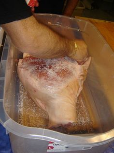 Curing Ham, Cured Meat Recipes, Salt Brine, Salt Pork, Homemade Sausage, How To Make Sausage, Processed Meat, Smoked Food Recipes, Survival Food