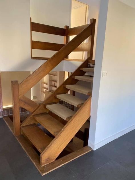 Mid Century Stairs, Balustrade Ideas, Stairs Wooden, Stairs In Kitchen, Open Stairs, Floor Renovation, Interior Staircase, Japandi Interior, Space Interiors