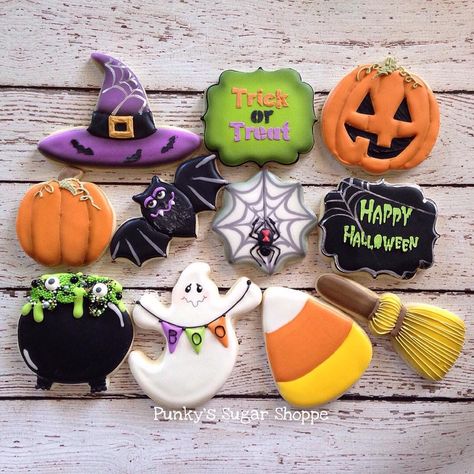 Fall Decorated Cookies, Halloween Sugar Cookies Decorated, Halloween Deserts, Halloween Party Appetizers, Halloween Cookies Decorated, My First Halloween, Candy Corn Halloween, Halloween Sugar Cookies, Ghost Bat