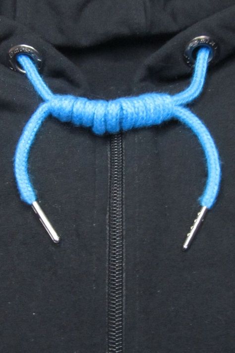 How To Tie Sweatshirt Strings, Hoodie String Knots Step By Step, Easy Crochet Stitches For Beginners, Crochet Step By Step, Shoe Lacing Techniques, Diy Belt For Dresses, Lace Hoodie, Diy Clothes Hacks, Knots Diy