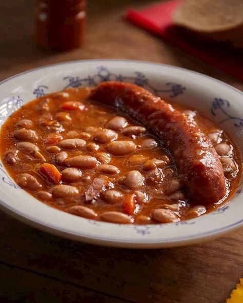 Pasulj | Traditional Soup From Serbia, Southeastern Europe | TasteAtlas Serbian Food, Bean Dishes, Serbian Recipes, Best Beans, Bean Soup, Foodie Recipes, White Beans, Local Food, Chana Masala