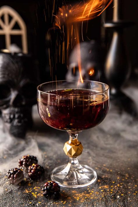 The Goblet of Fire: the perfect simple moody drink to serve up this Halloween…or anytime you’re in need of a good Harry Potter cocktail! Gothic Cocktails, Dark Cocktails, Flaming Cocktails, Easy Halloween Cocktails, Harry Potter Cocktails, Harry Potter Drinks, Cocktails Aesthetic, Cocktail Aesthetic, Wine Halloween