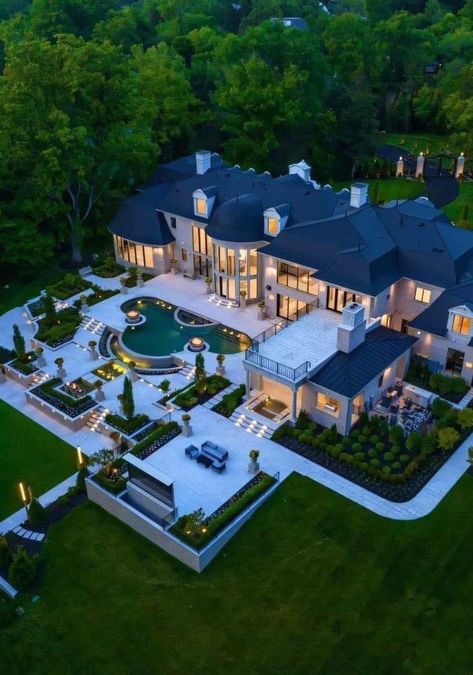 Dream House Pictures, Mansion Exterior, Luxury Houses Mansions, Mansion Designs, Dream Mansion, Dream Life House, Mansions Luxury, Luxury Homes Dream Houses, Dream House Interior