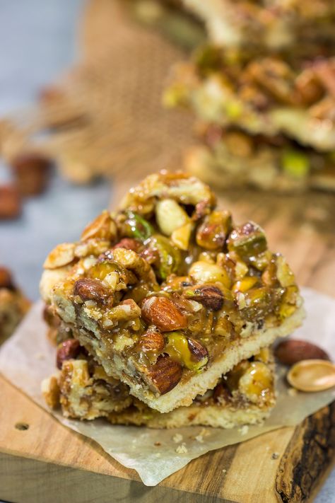 Caramel Nut Bars Caramel Nut Bars Recipe, Nut Bar Recipe, Caramel Nut Bars, Nut Desserts, Dietary Recipes, Nut Dessert Recipes, Coastal Picnic, Fluffy Desserts, Easy Caramel Sauce