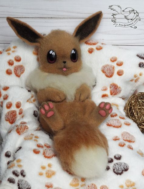 Eevee Clay, Photo Kawaii, Kartu Pokemon, Pokemon Dolls, Pokemon Craft, Pokemon Eeveelutions, Cute Pokemon Pictures, Cute Fantasy Creatures, Pokemon Eevee