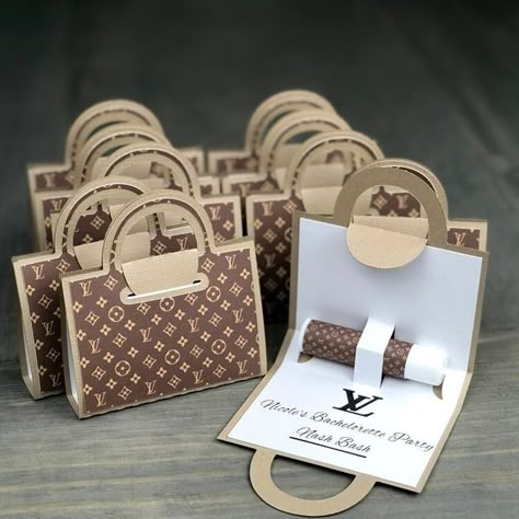 Louis Vuitton Birthday Party, Louis Vuitton Birthday, Lip Balm Favors, Lip Balm Labels, Idee Cricut, Paper Purse, Luxury Party, Diy Gift Box, בר מצווה