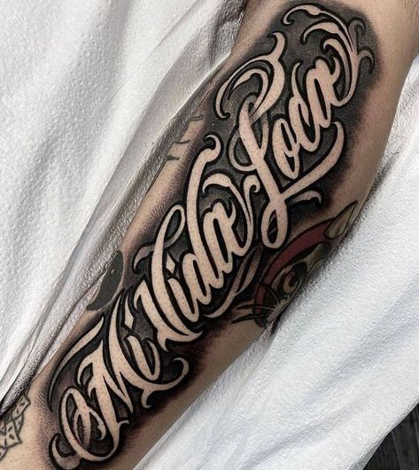 Gangster Lettering, Forearm Name Tattoos, Cholo Tattoo, Chicano Tattoos Lettering, Calligraphy Tattoo Fonts, Gangster Tattoo, Tattoo Lettering Alphabet, Tattoo Lettering Design, Chicano Lettering