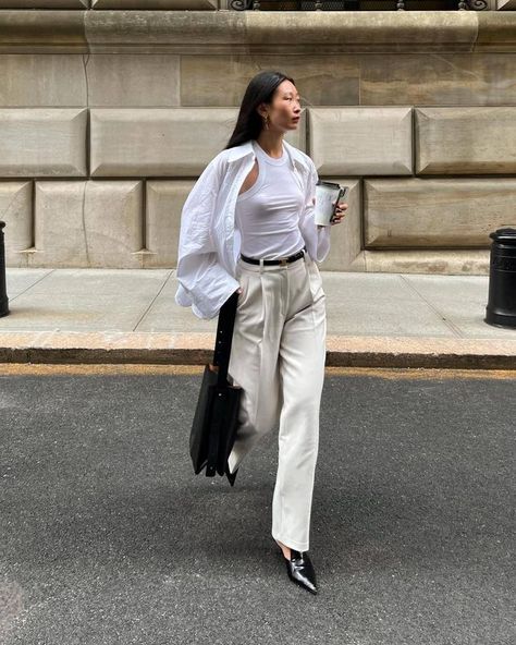 7 90s Minimalist Outfits Fashion Insiders Are Wearing | Who What Wear Formal Spring Outfits, Normcore Outfits, Normcore Fashion, Japan Outfits, Minimalist Outfits, White Calvin Klein, Work Outfits Women Summer, Minimalist Fashion Women, Japan Outfit