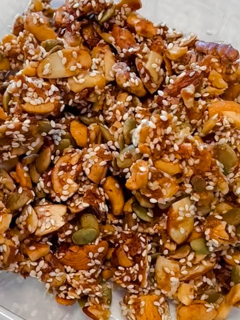 No-Oat Granola No Oat Granola, Oat Granola Recipe, Gf Snacks, Granola Recipe Healthy, Baked By Melissa, Easy Granola, Nut Granola, Brunch Bread, Oats And Honey