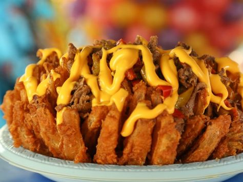 Deep-Fried Philly Blossom. Must figure out how to make this. Fair Desserts, Deep Fried Fair Food, Carnival Eats Recipes, Pistolettes Recipe, Carnival Eats, Deep Fried Recipes, Chicken Cornbread, Cooking Beets, State Fair Food